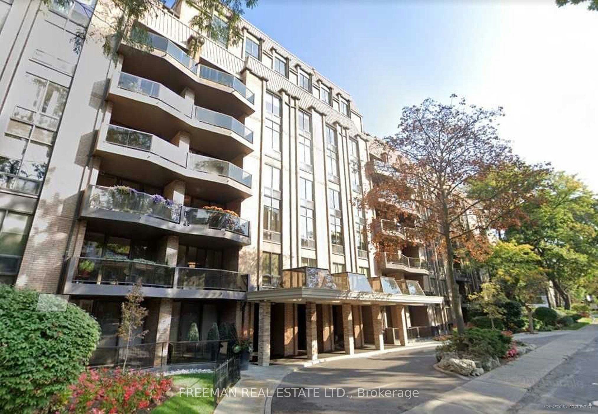 MLS® sold listing #C12944226 located at 350 Lonsdale Rd Unit 303