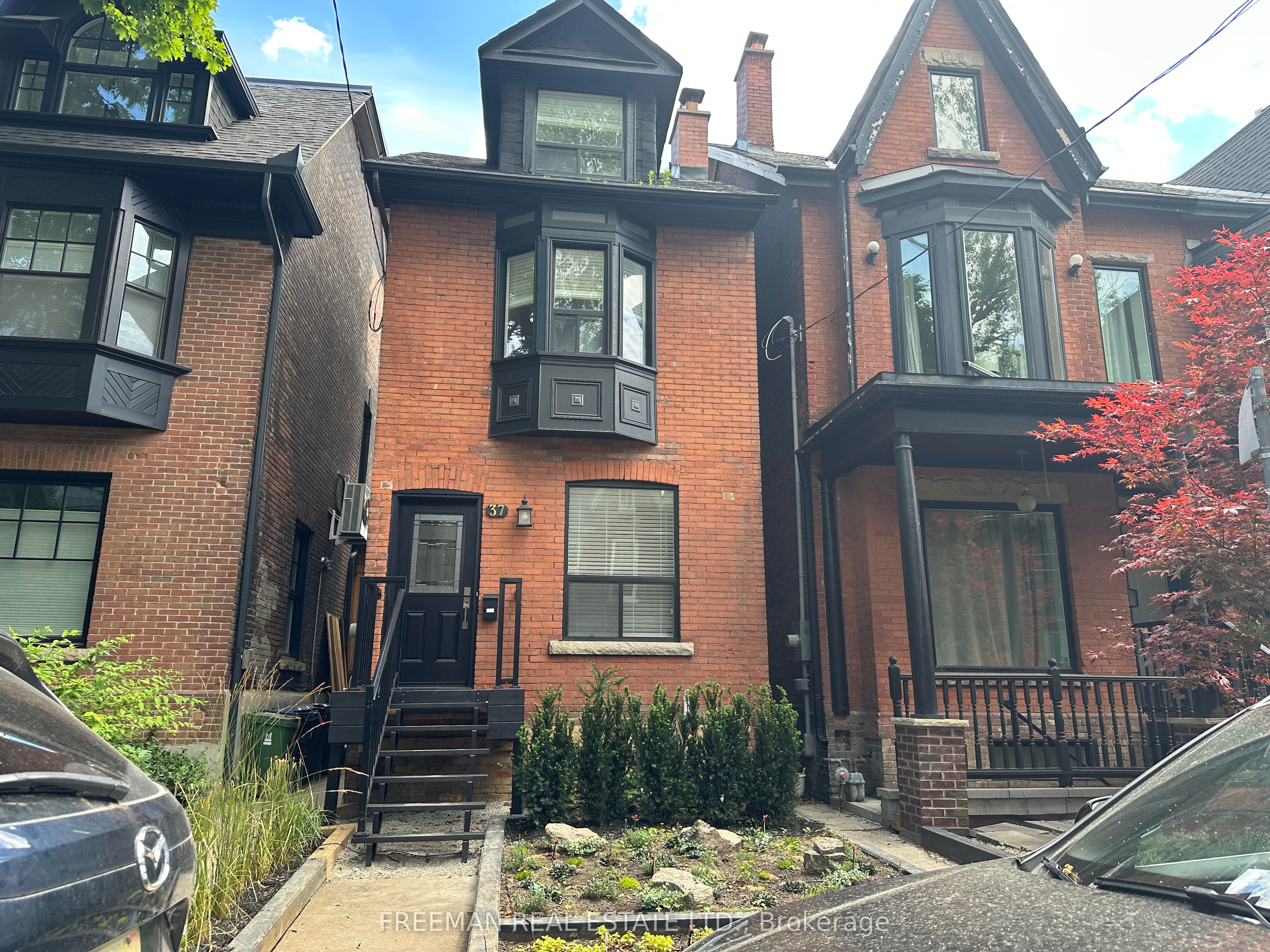 MLS® sold listing #E12274453 located at 37 Grant St