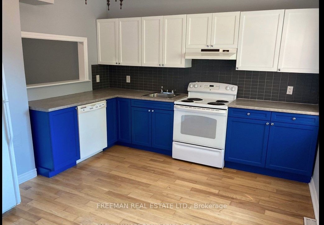 MLS® sold listing #W13174414 located at 985 Dupont St Unit 1