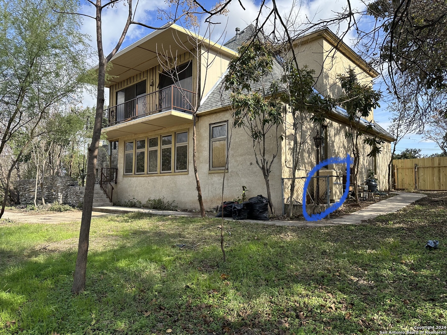main property photo 19