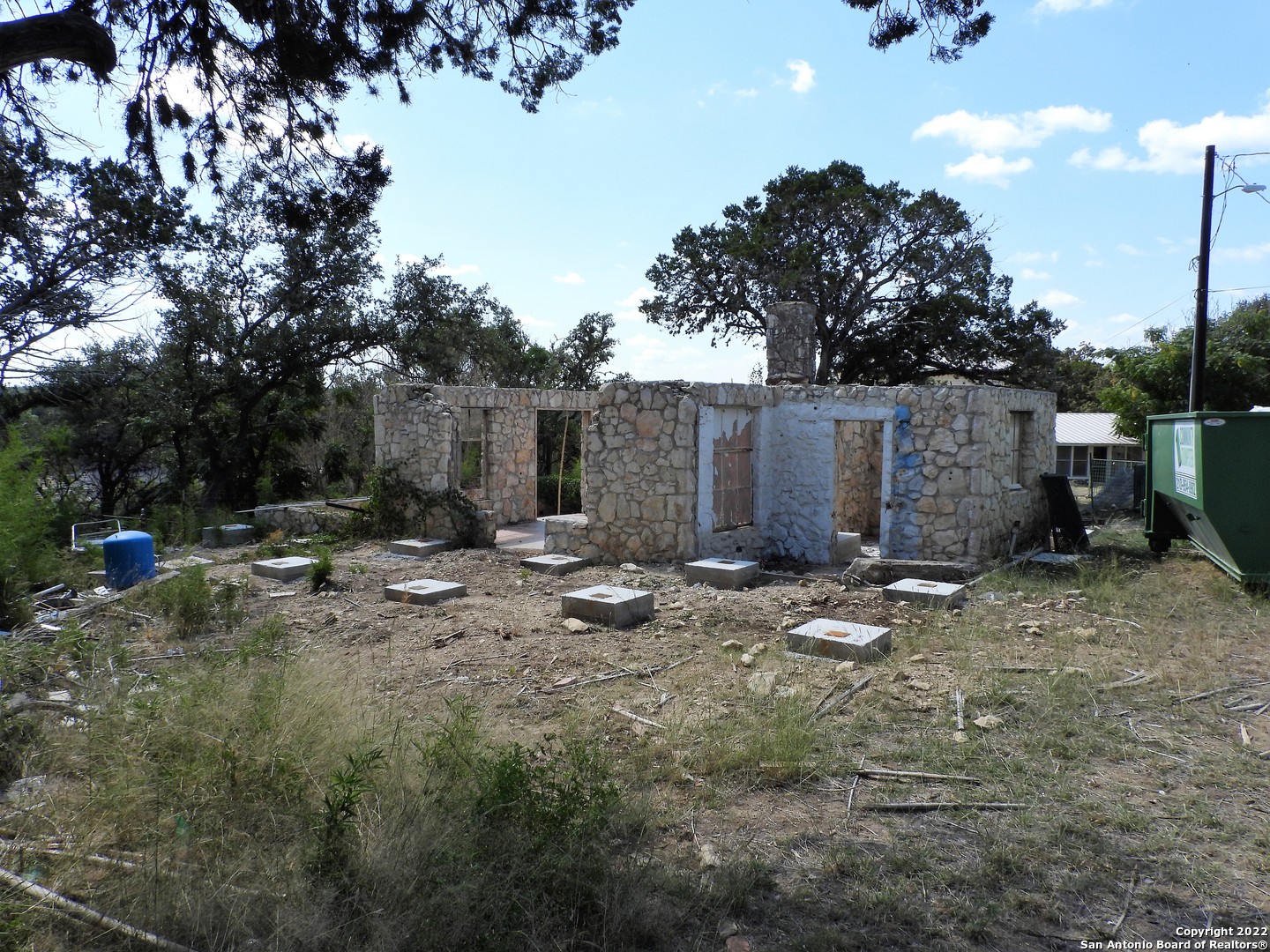 main property photo 40