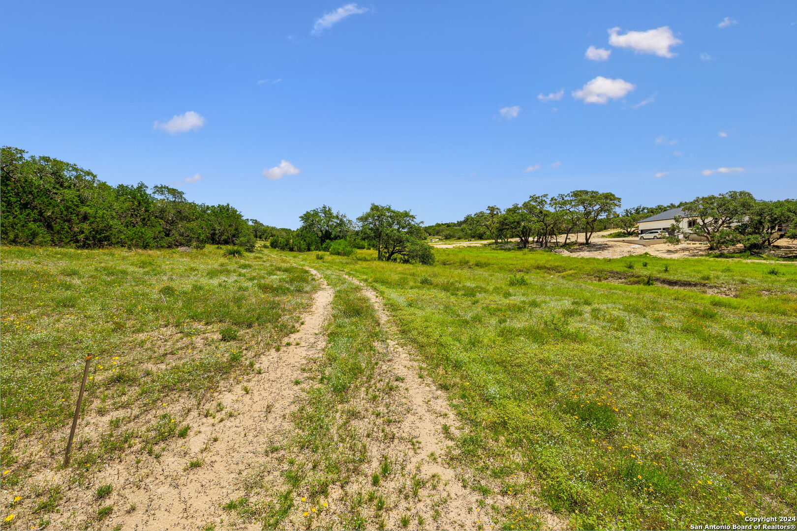 main property photo 14