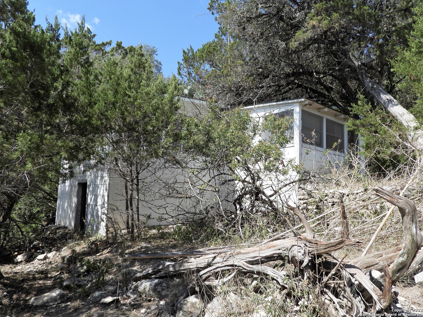 main property photo 23