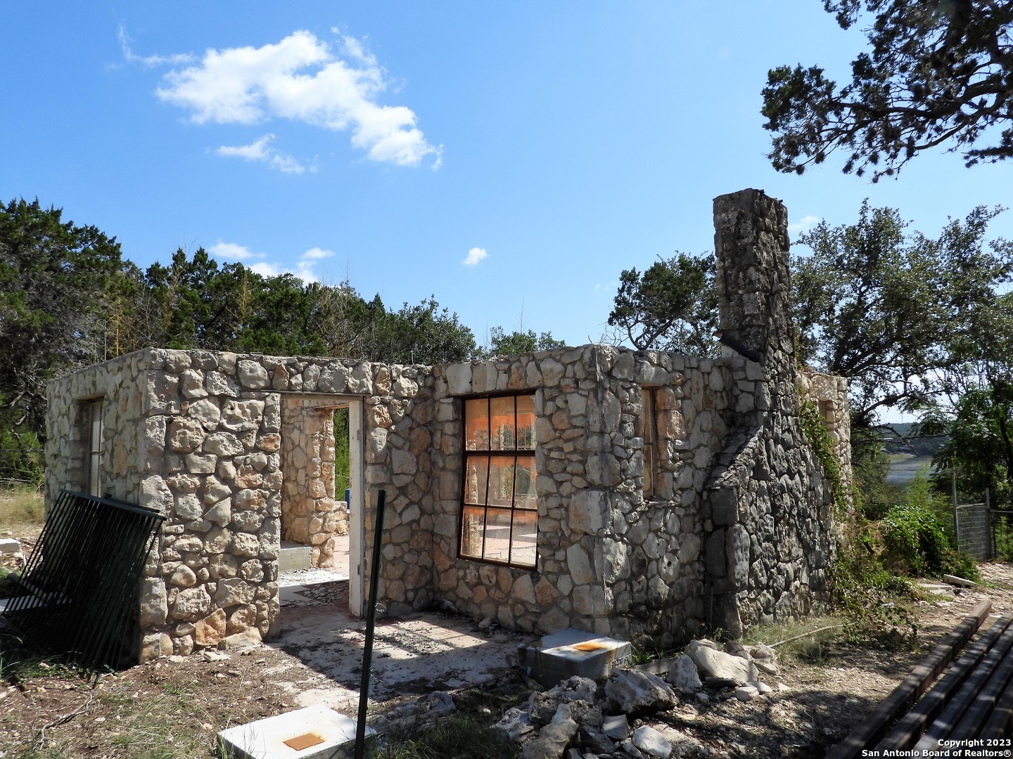 main property photo 8