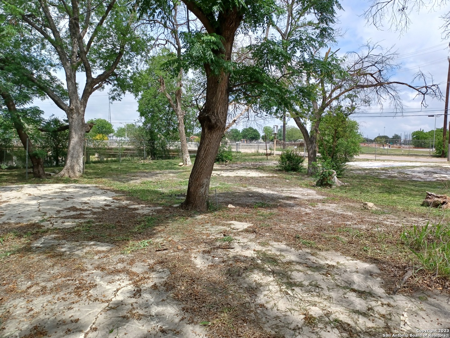 main property photo 10