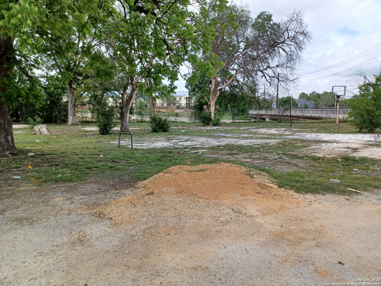 main property photo 3