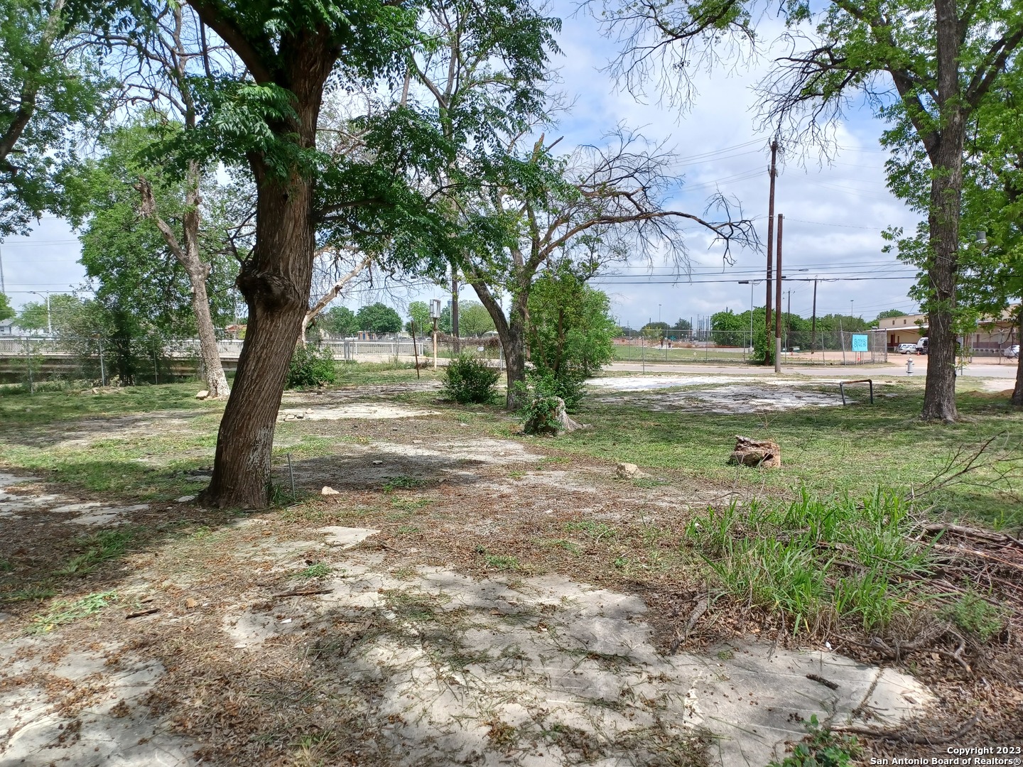 main property photo 9