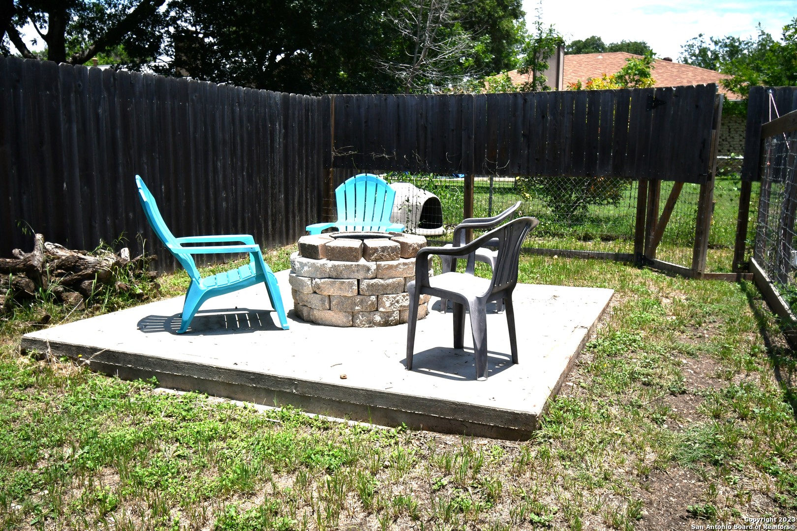 main property photo 30