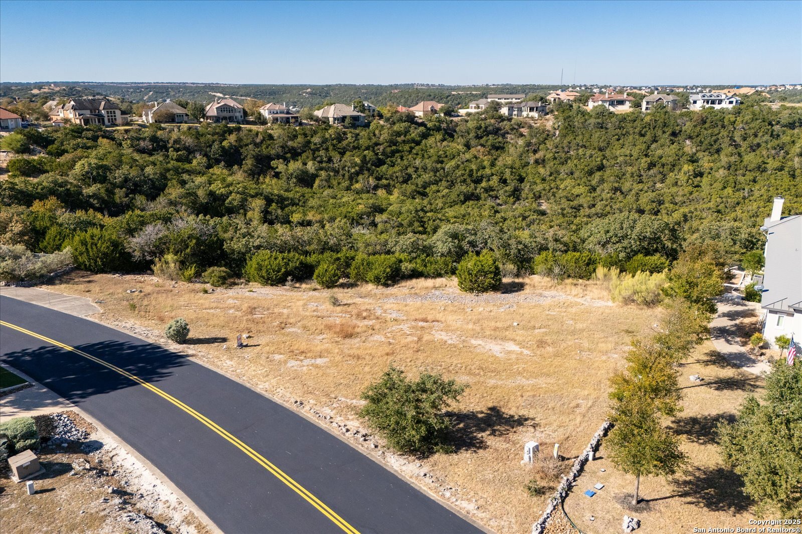 main property photo 4