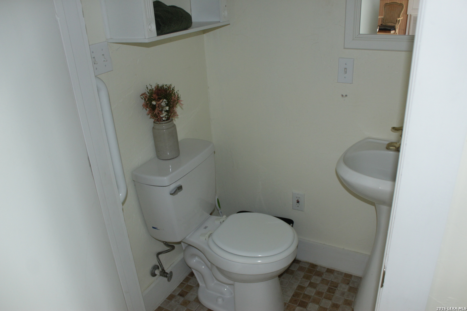main property photo 32