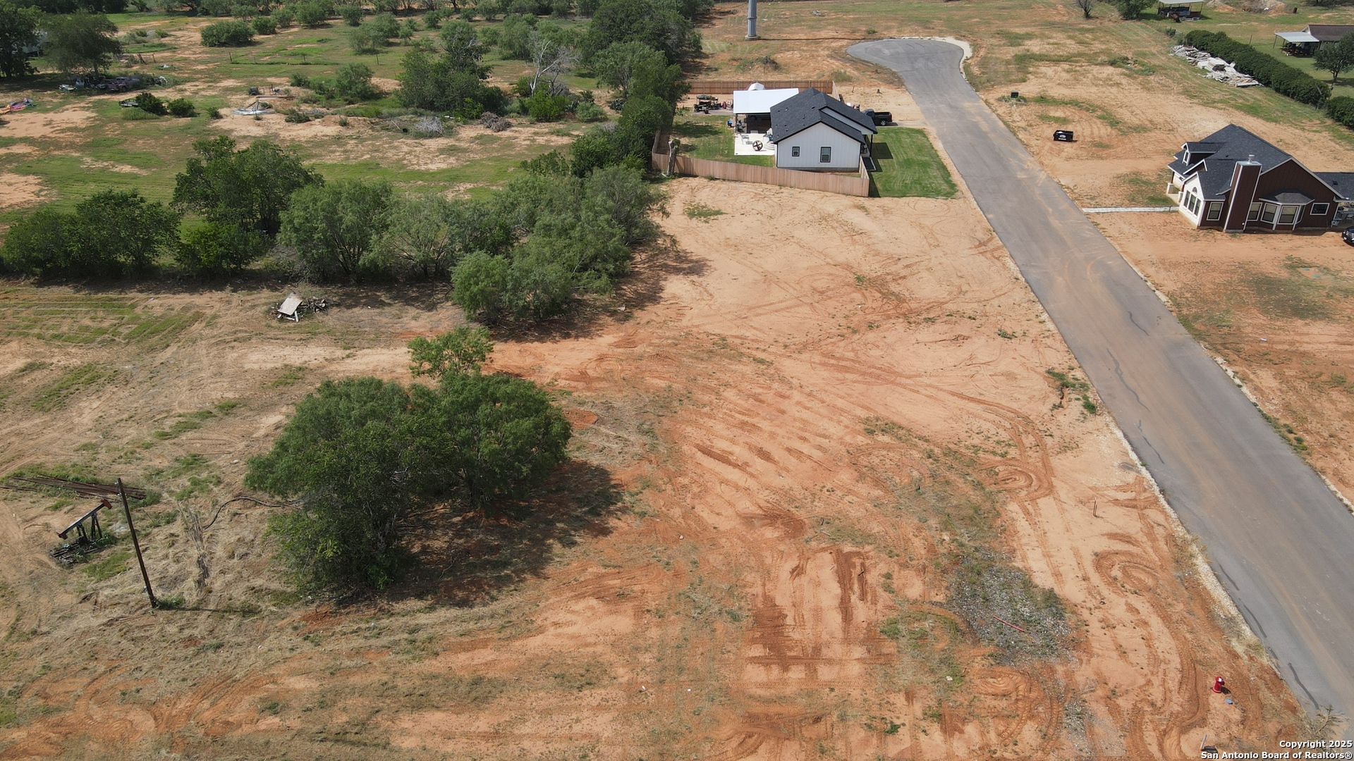 main property photo 4