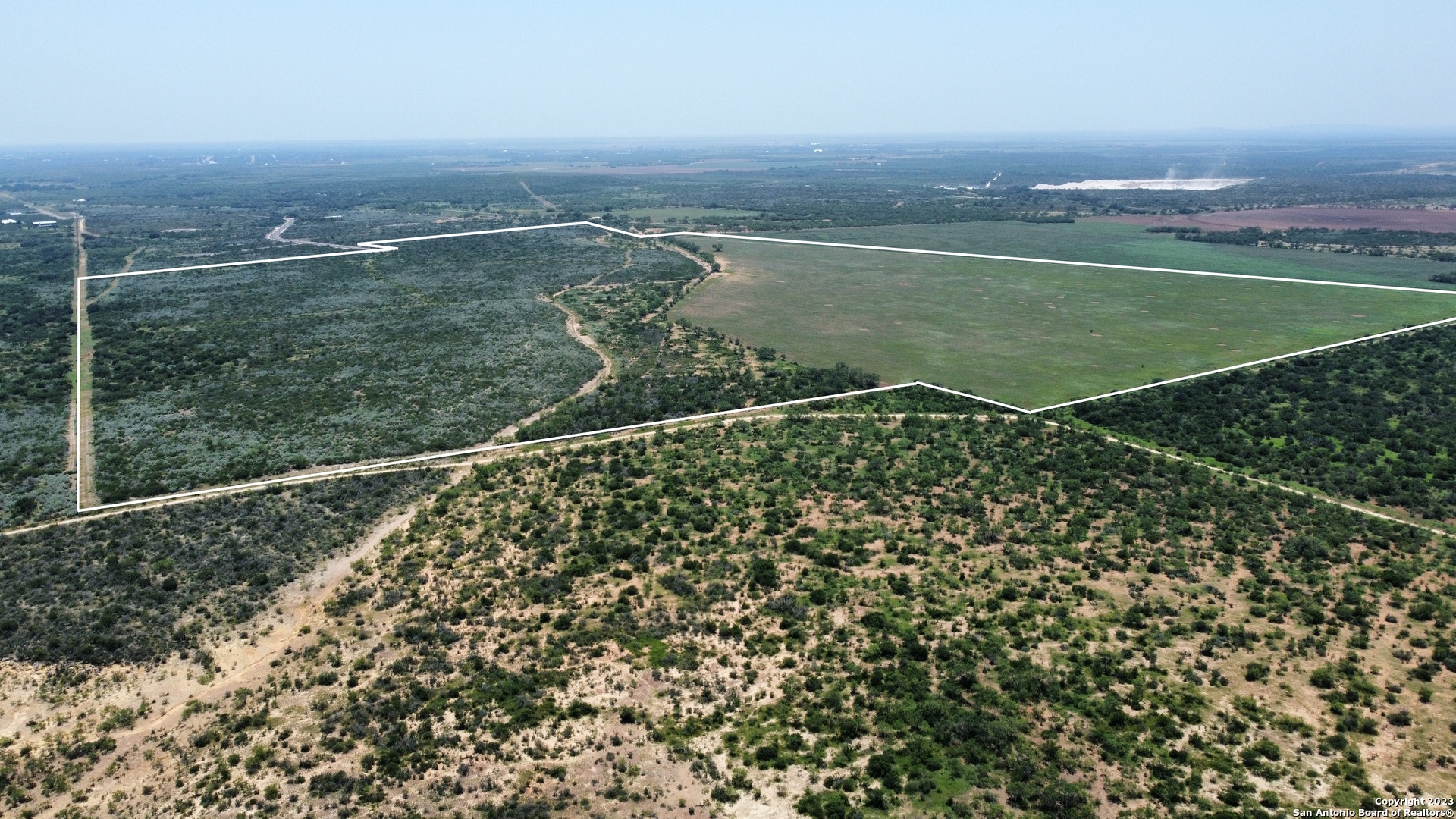 main property photo 4