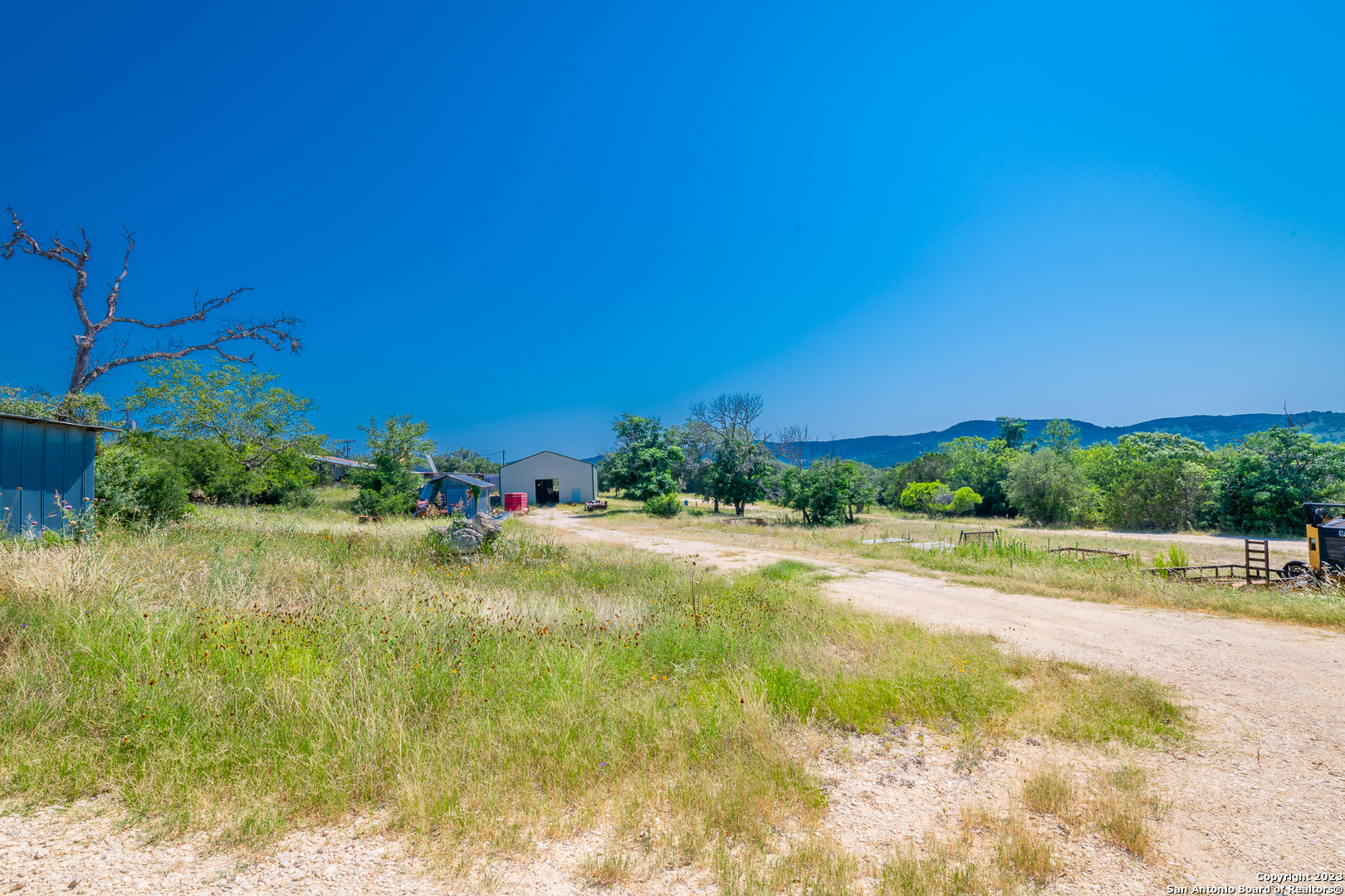 main property photo 11