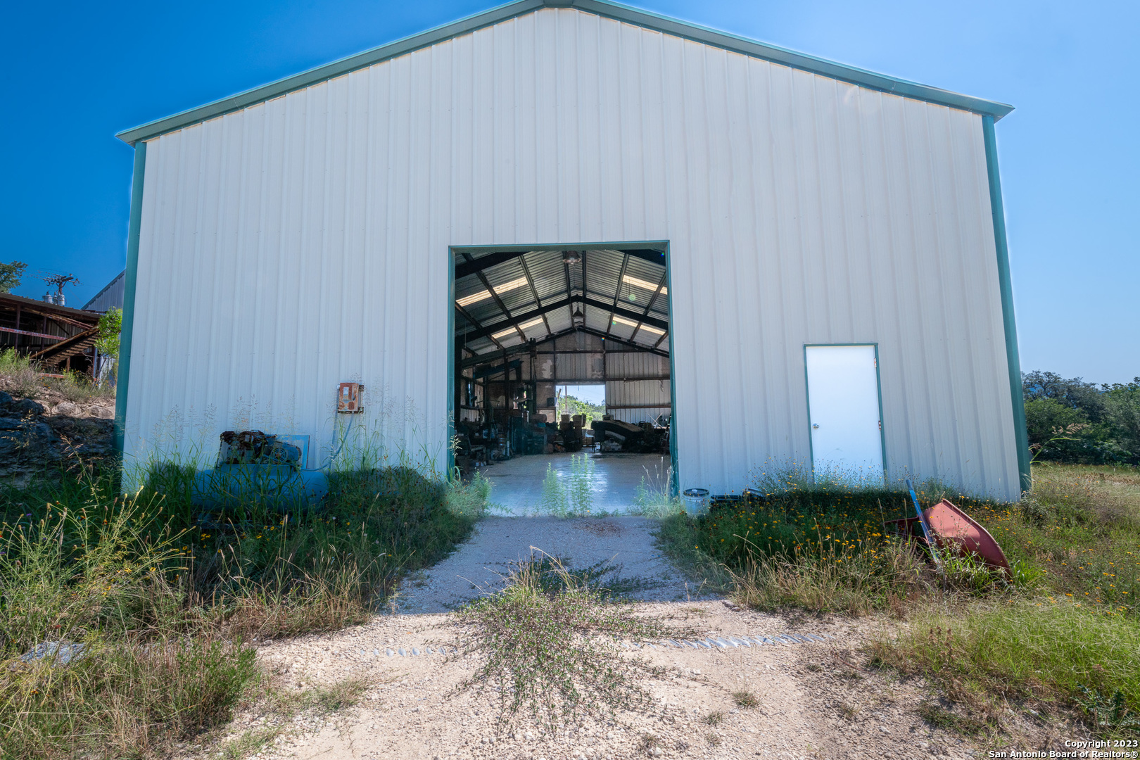 main property photo 3