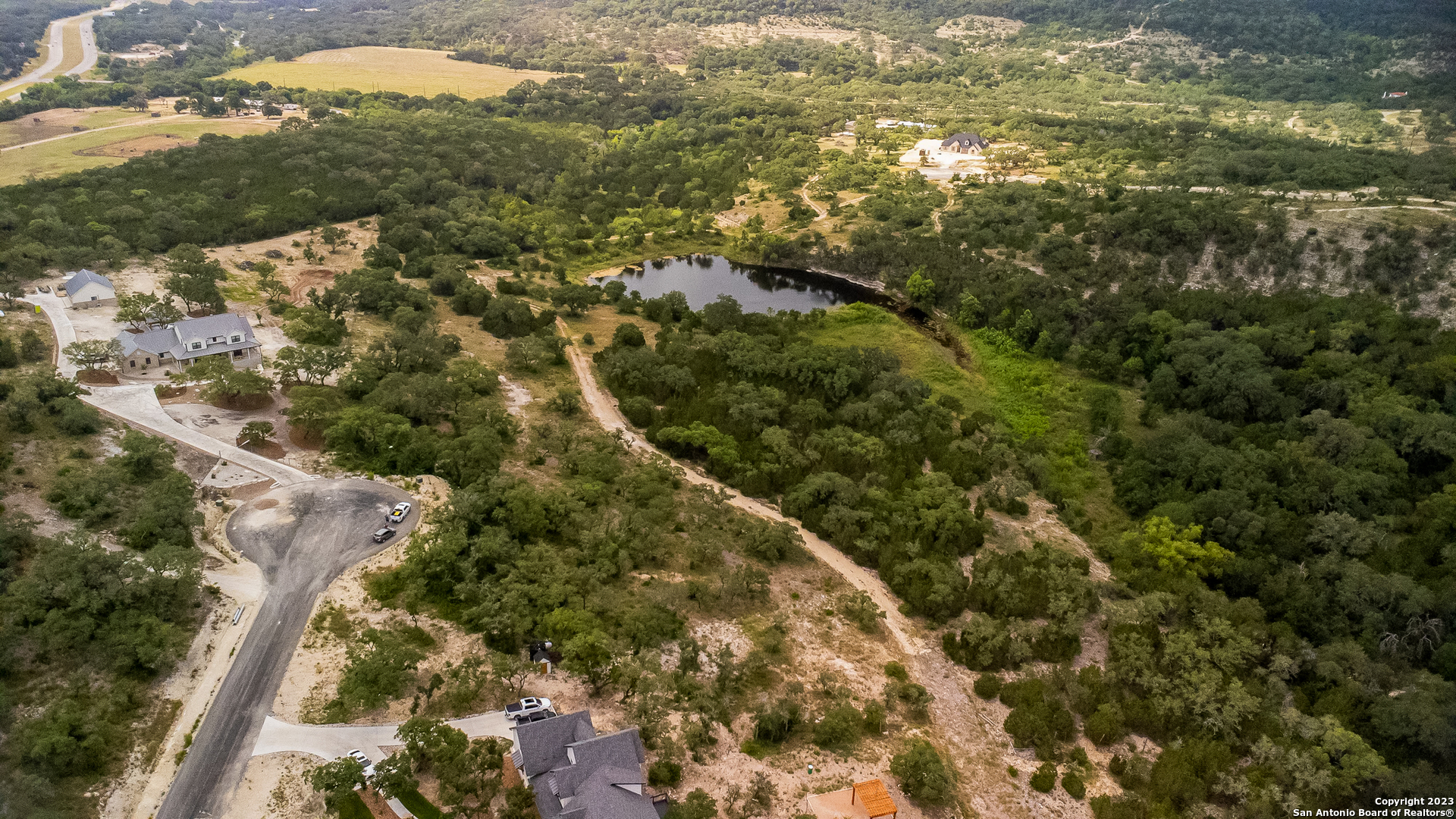 main property photo 16