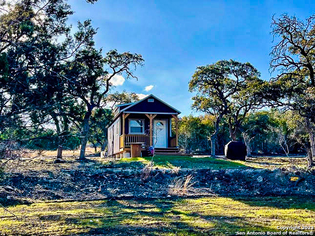 main property photo 16