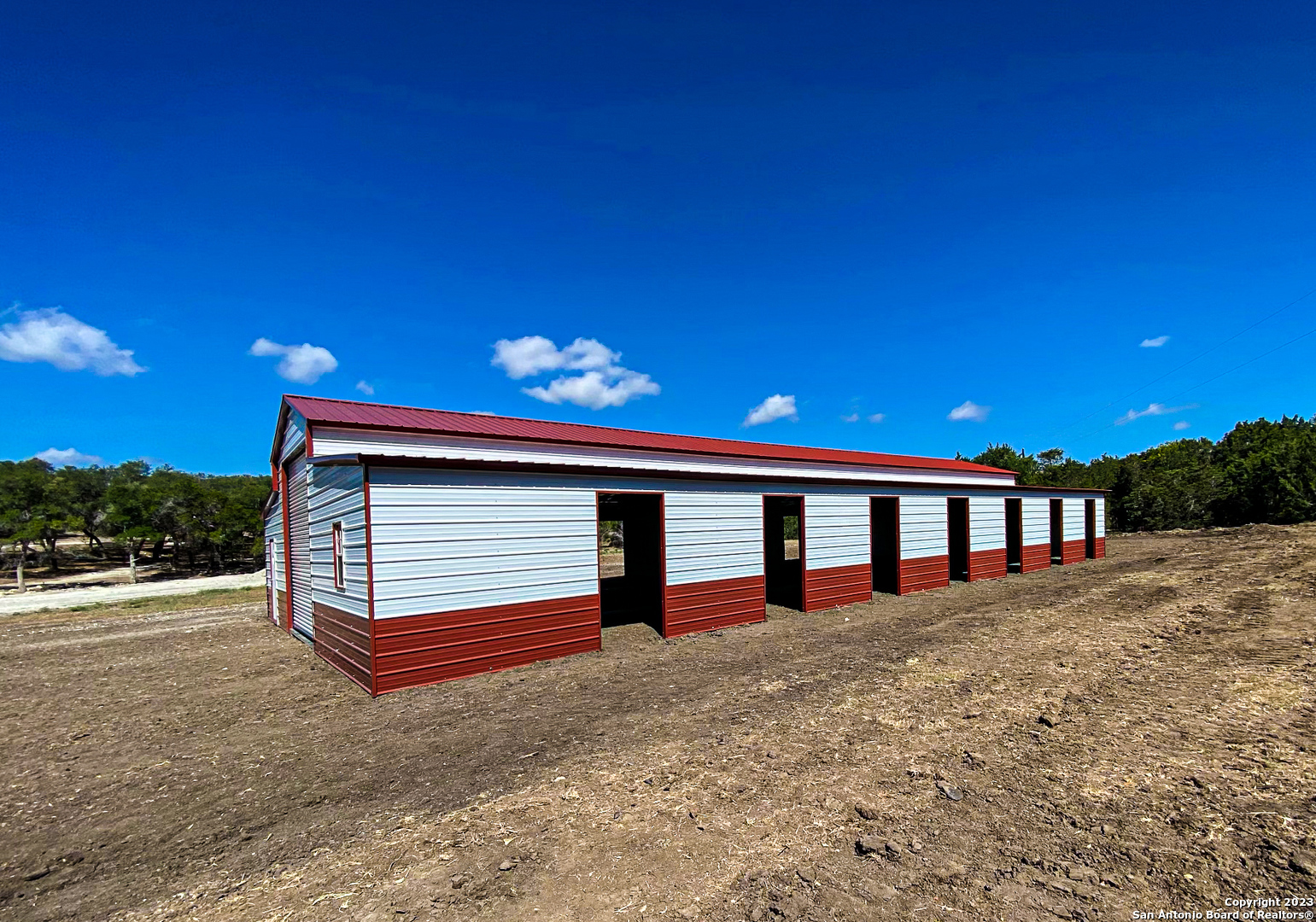 main property photo 30