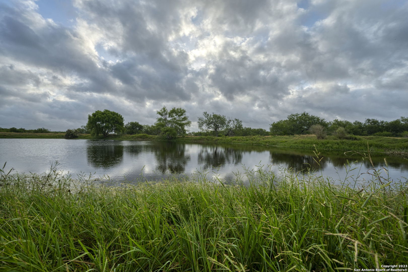 main property photo 28