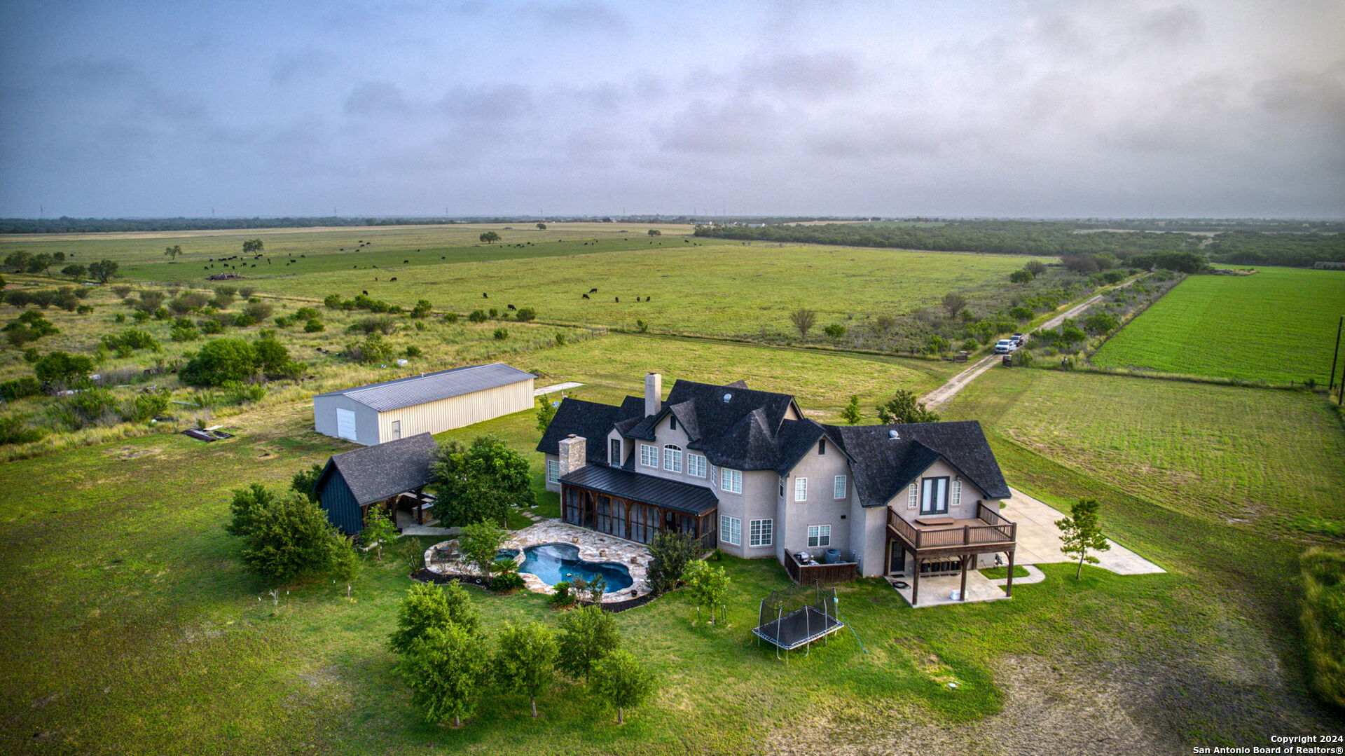 main property photo 4