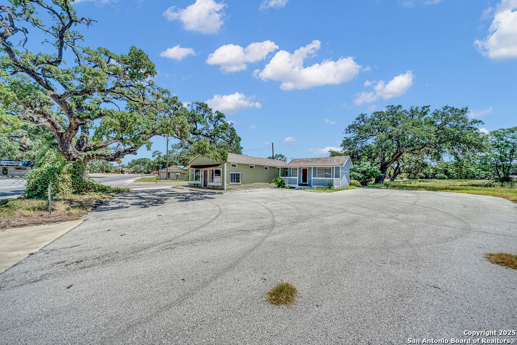 main property photo 3
