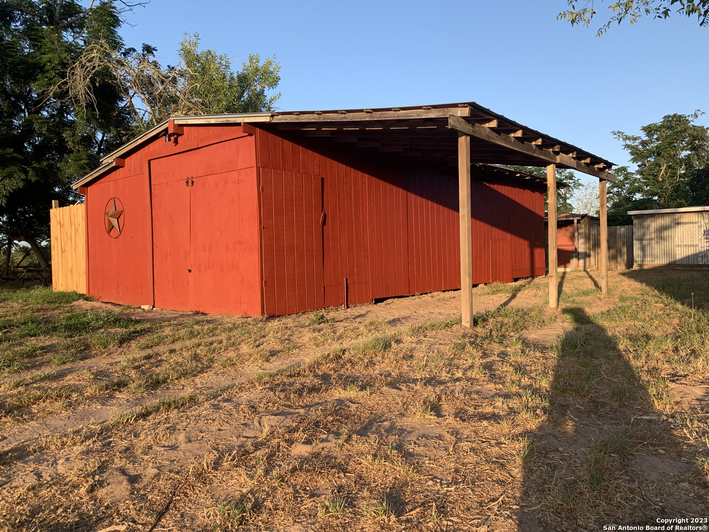 main property photo 25