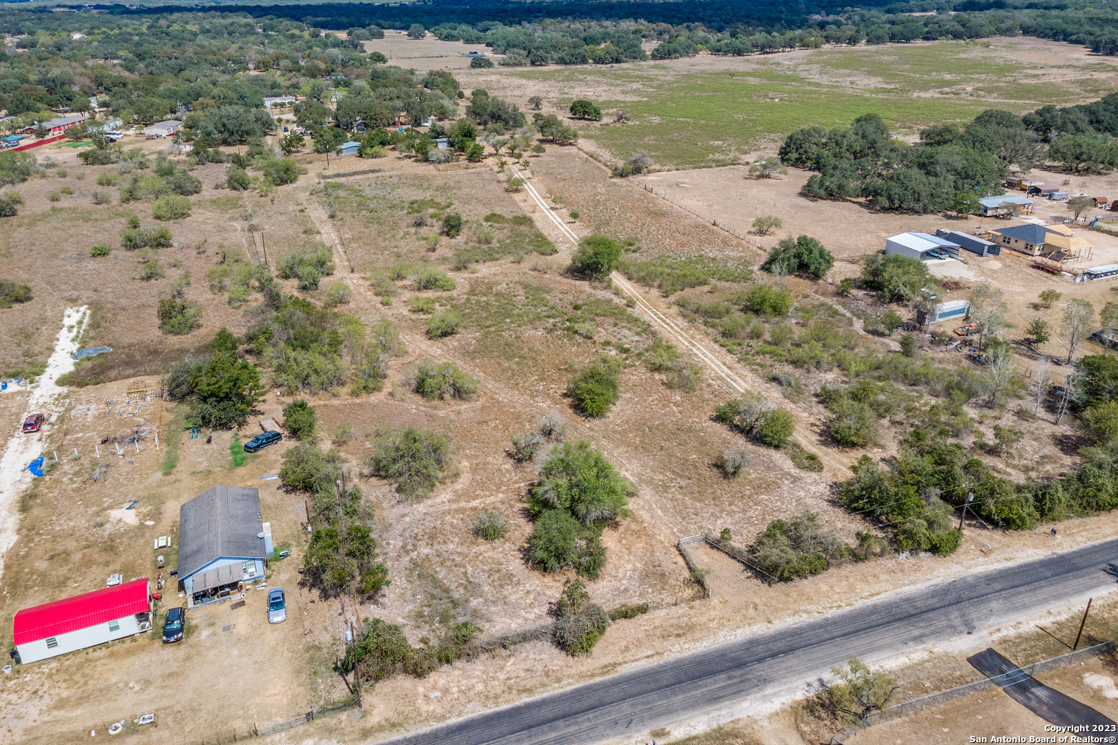 main property photo 28