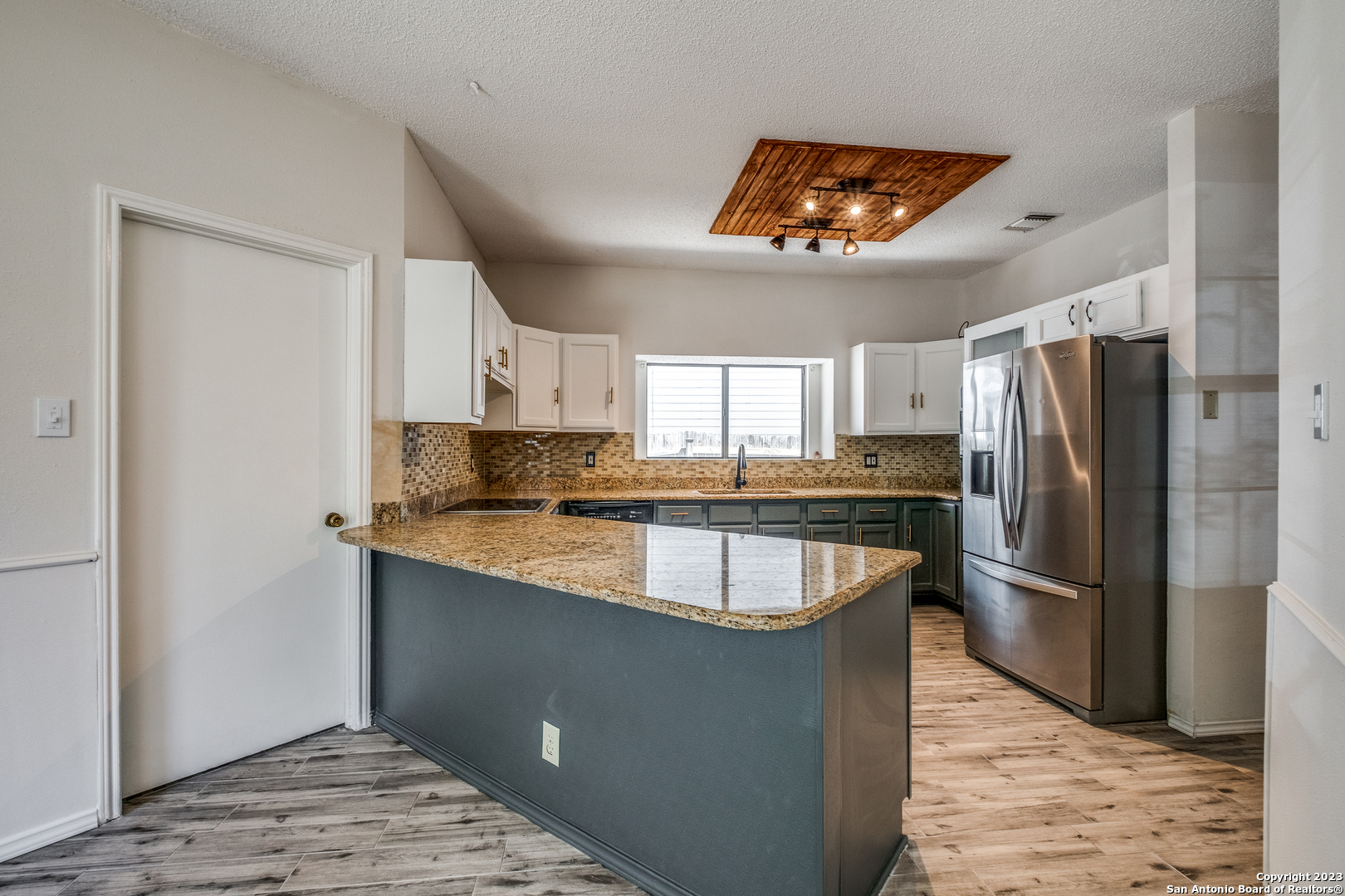 property viewer photo 11