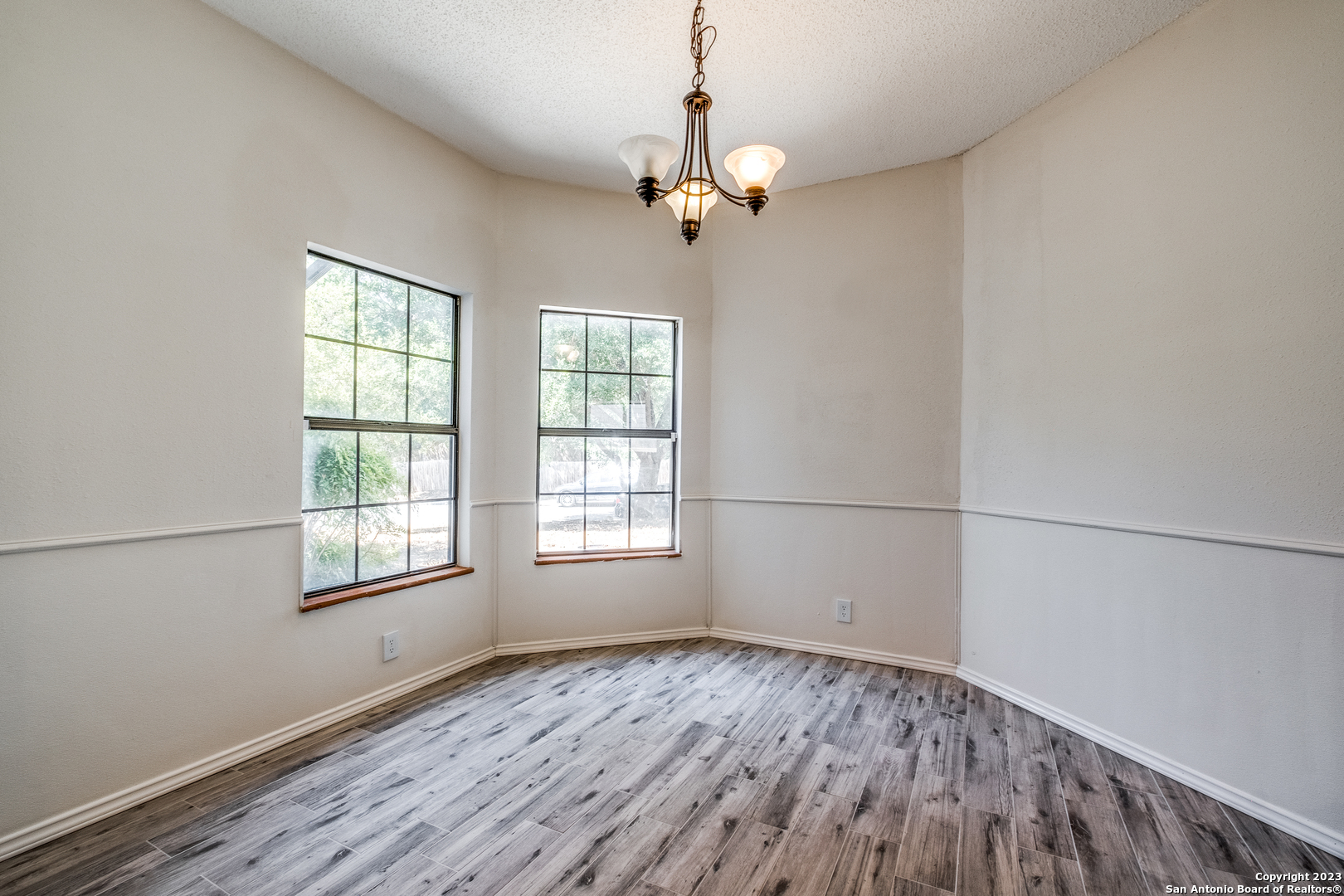 property viewer photo 12
