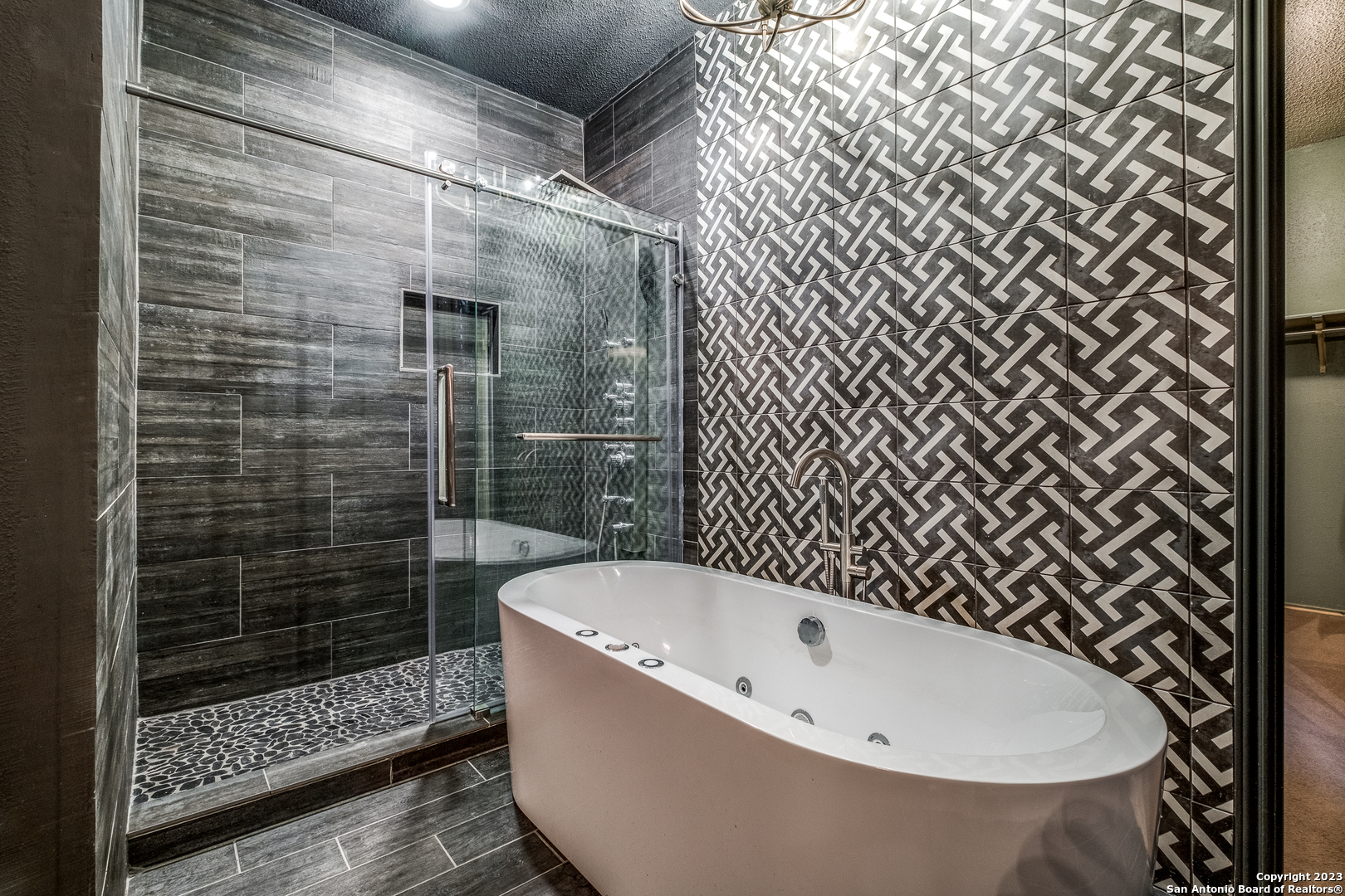 property viewer photo 15