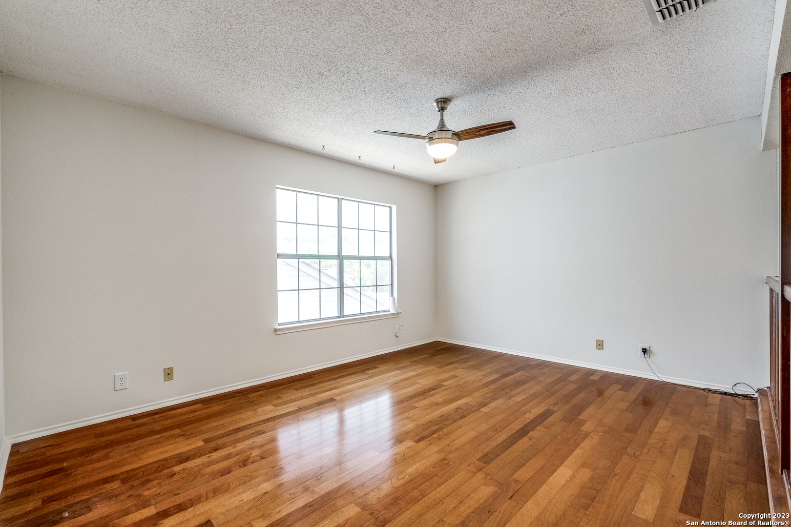 property viewer photo 17