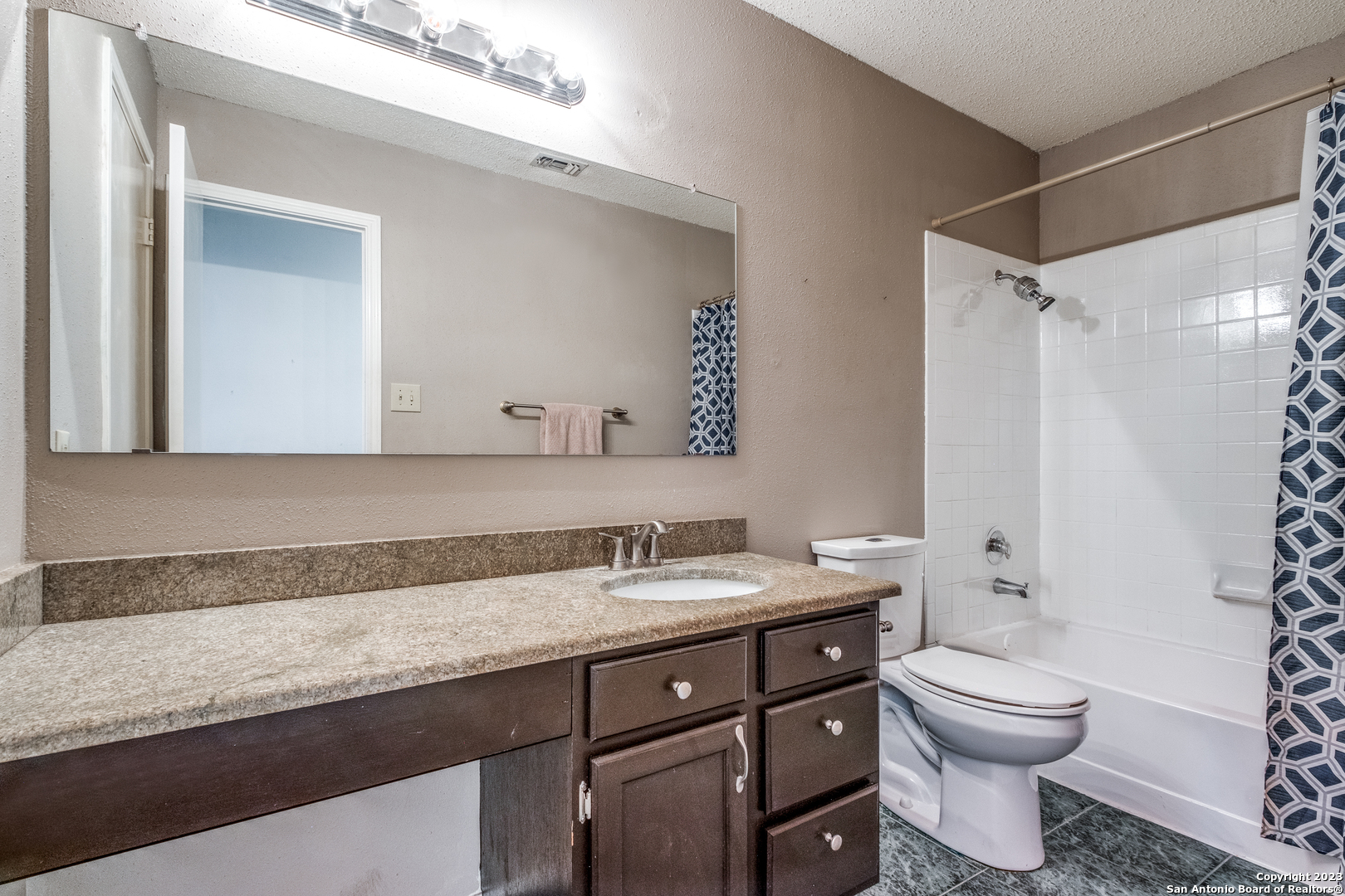 property viewer photo 19