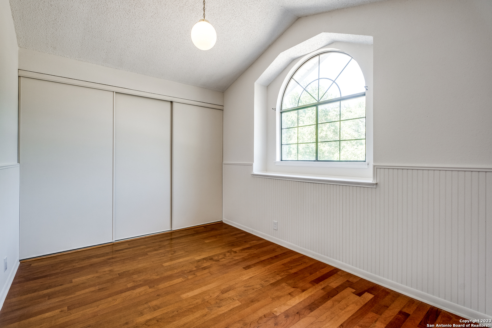 property viewer photo 20