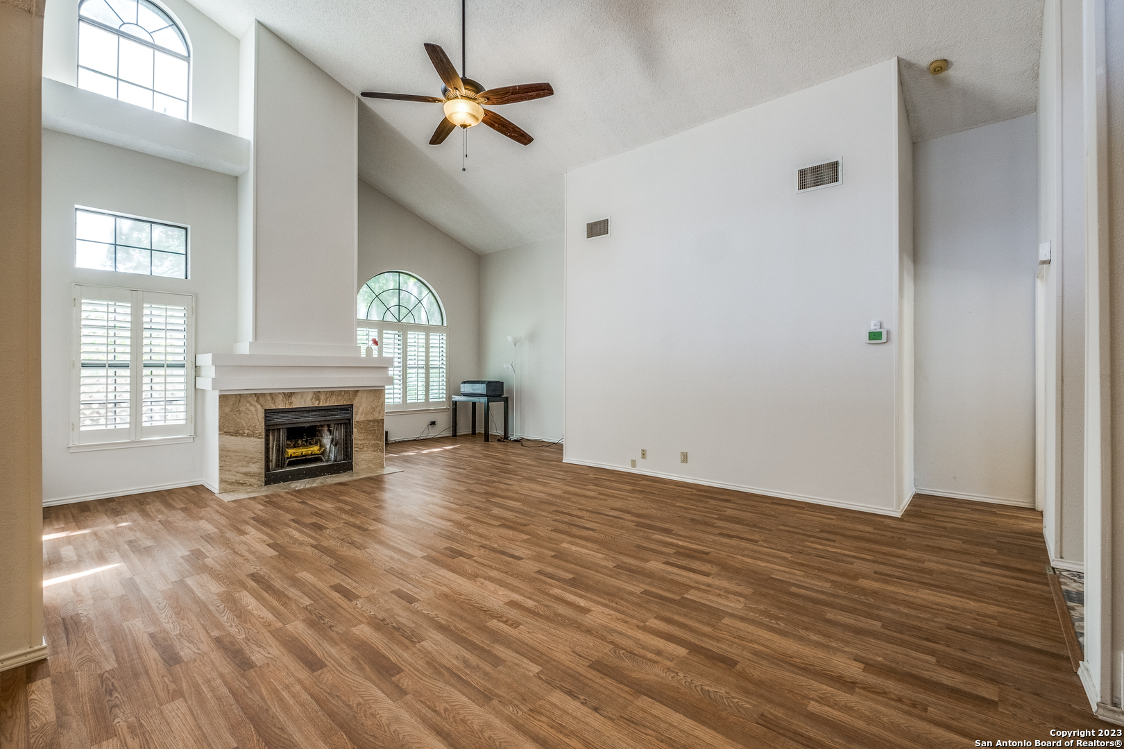 property viewer photo 5