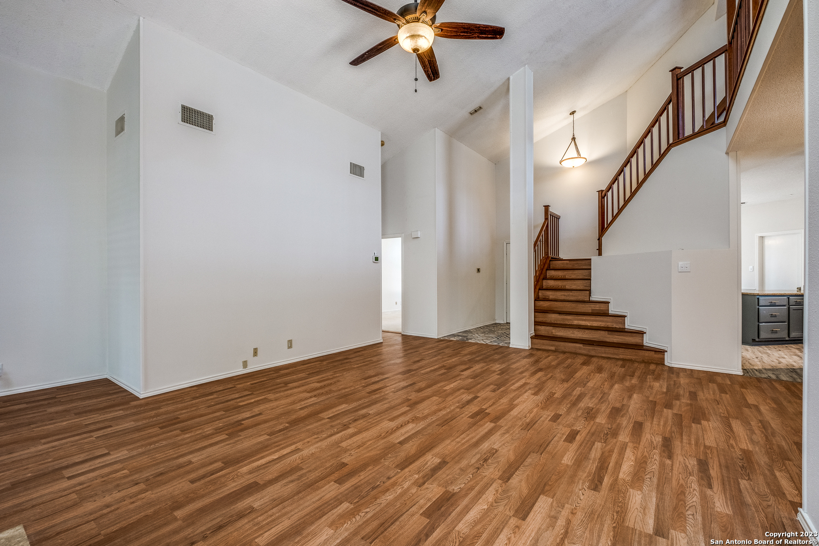 property viewer photo 6