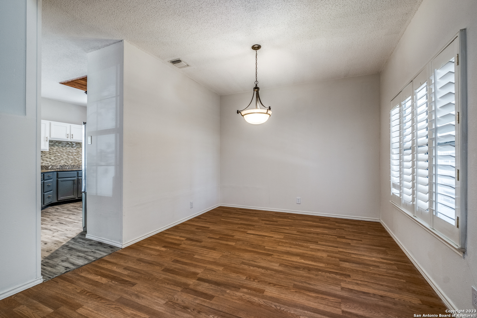 property viewer photo 7