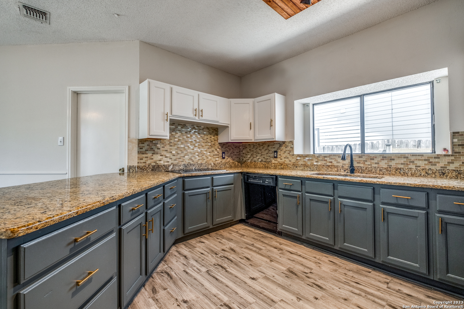 property viewer photo 8