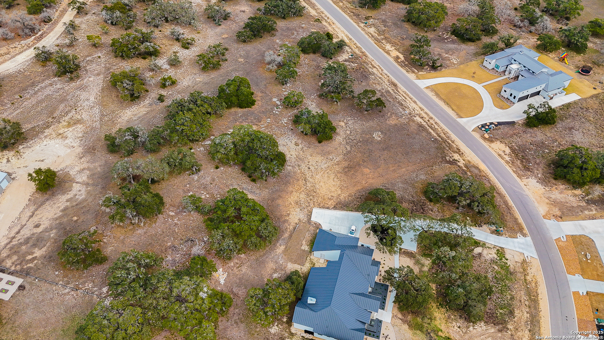 main property photo 12