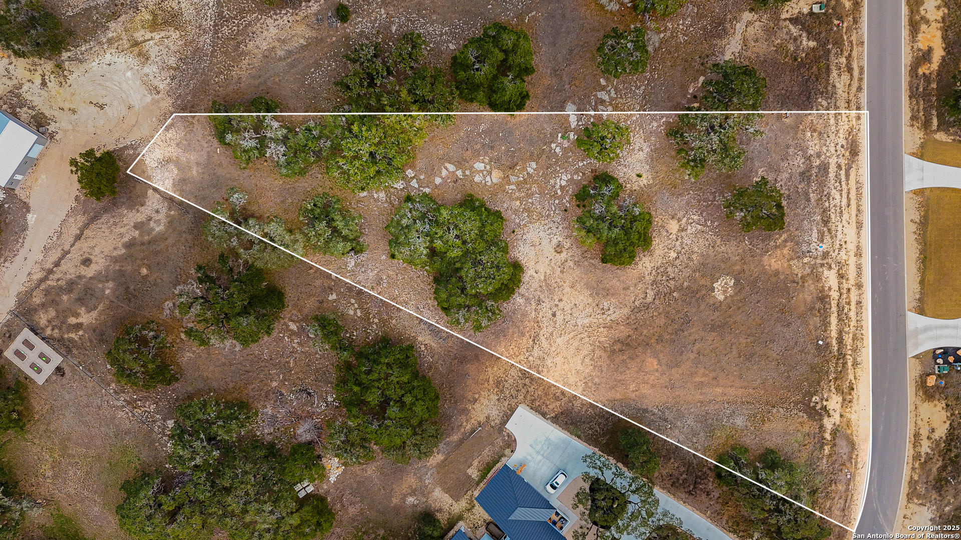 main property photo 16