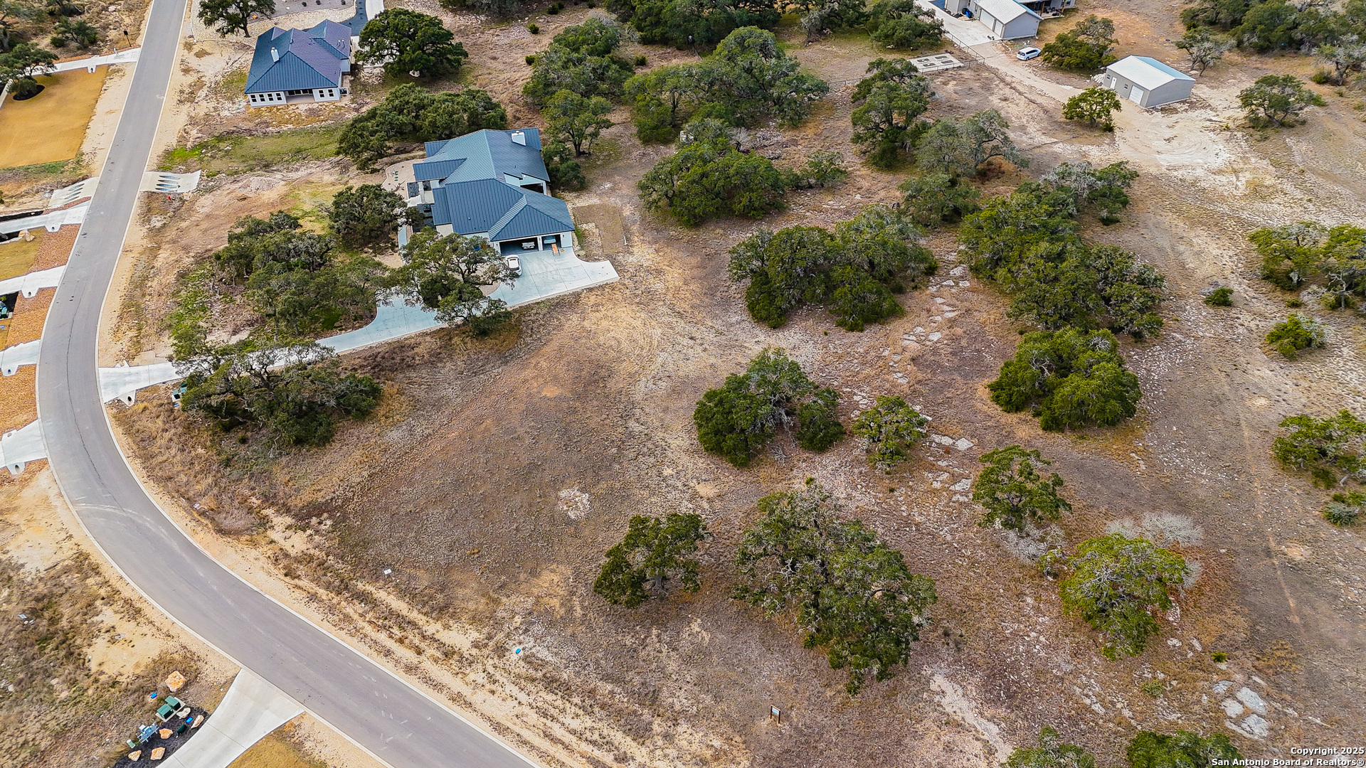 main property photo 17