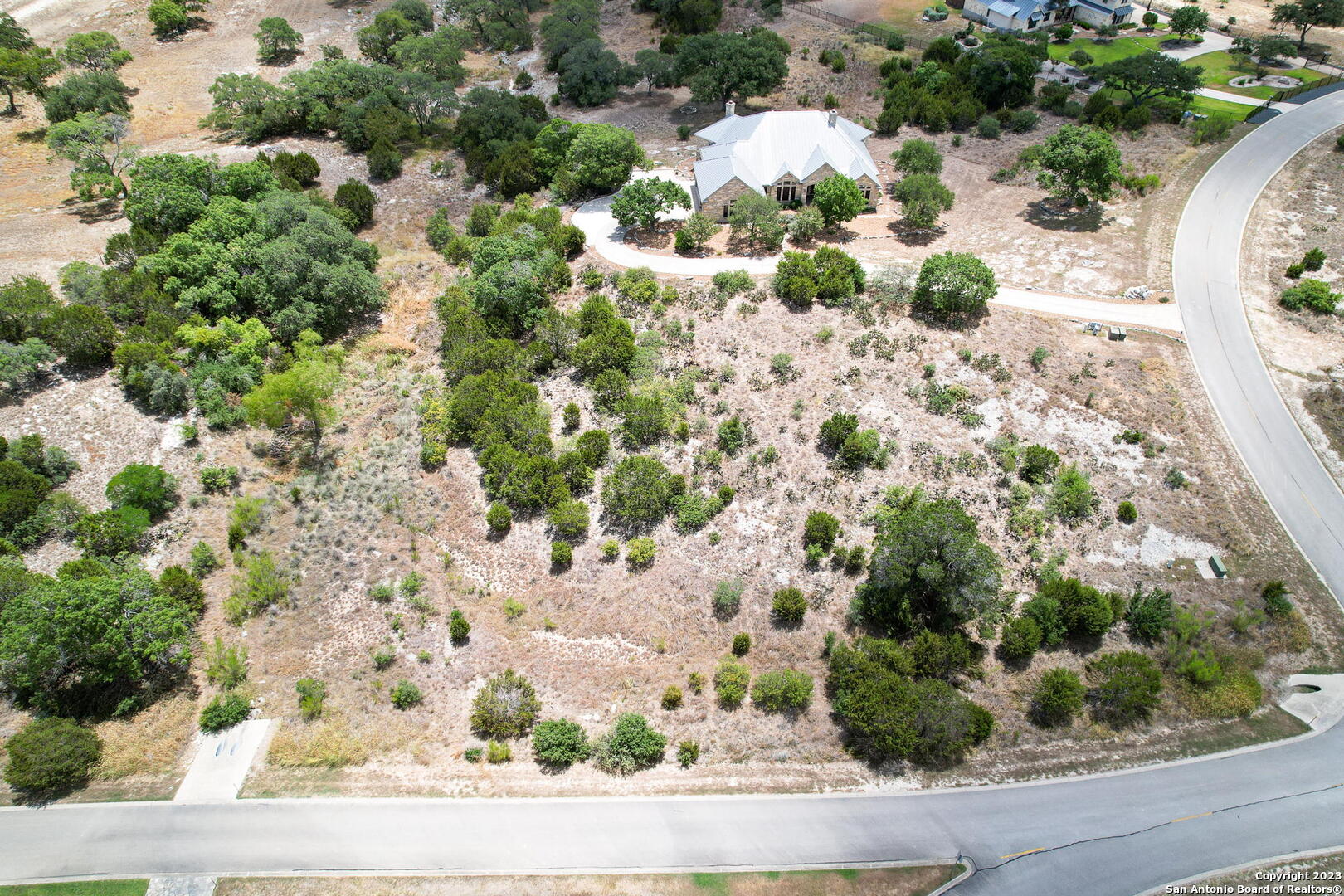 main property photo 3