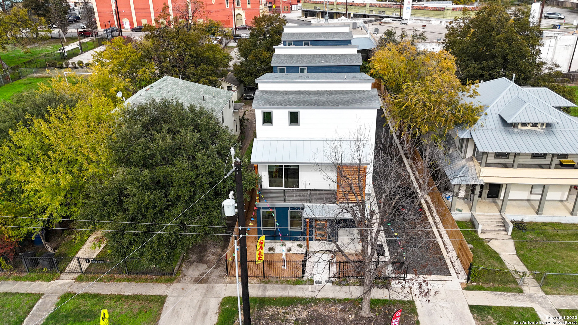 main property photo 16