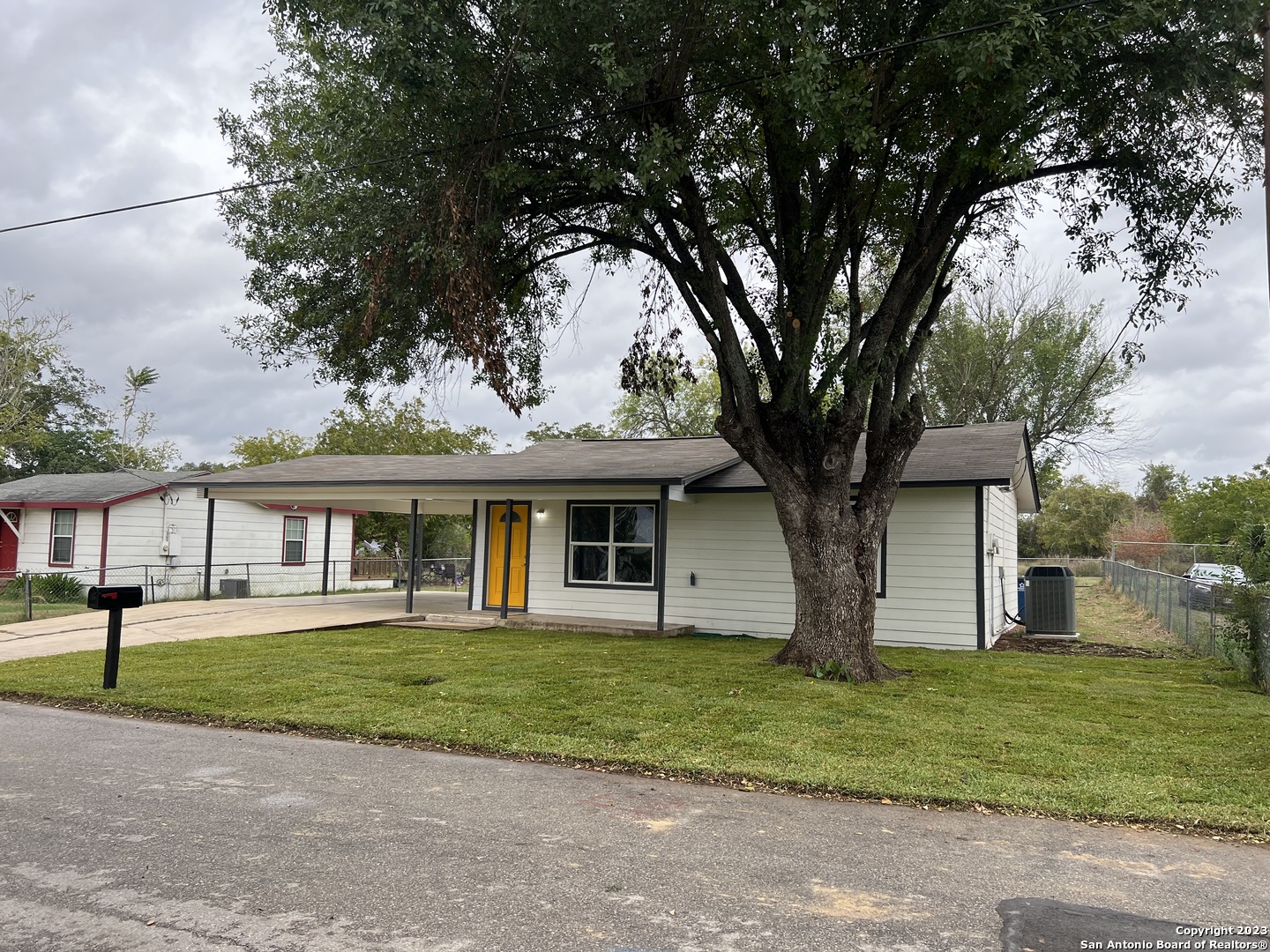 main property photo 4