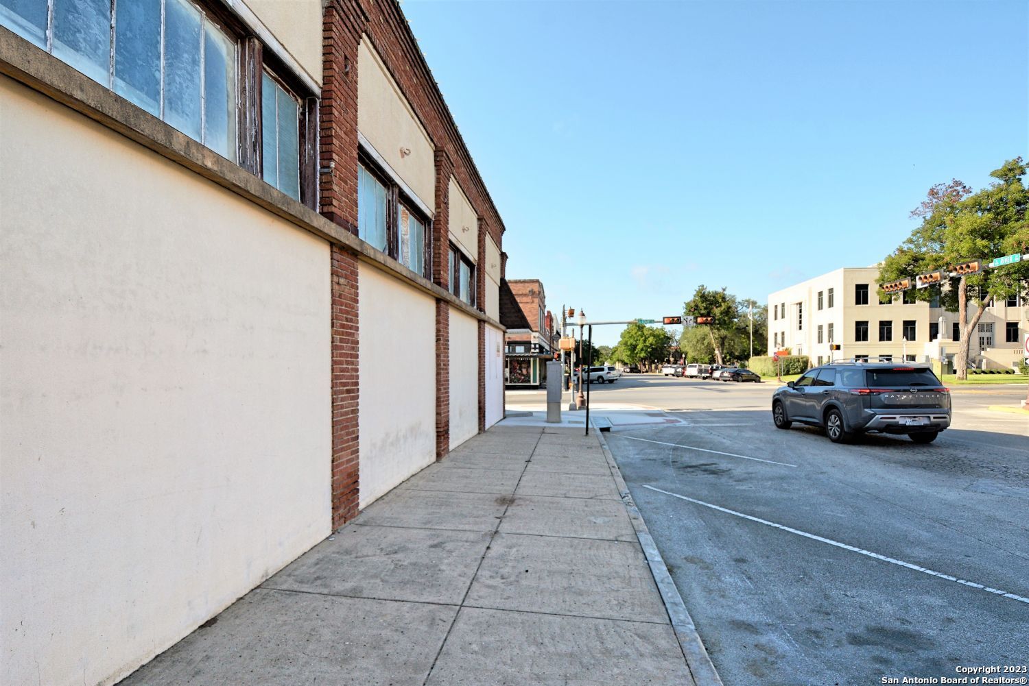 main property photo 9