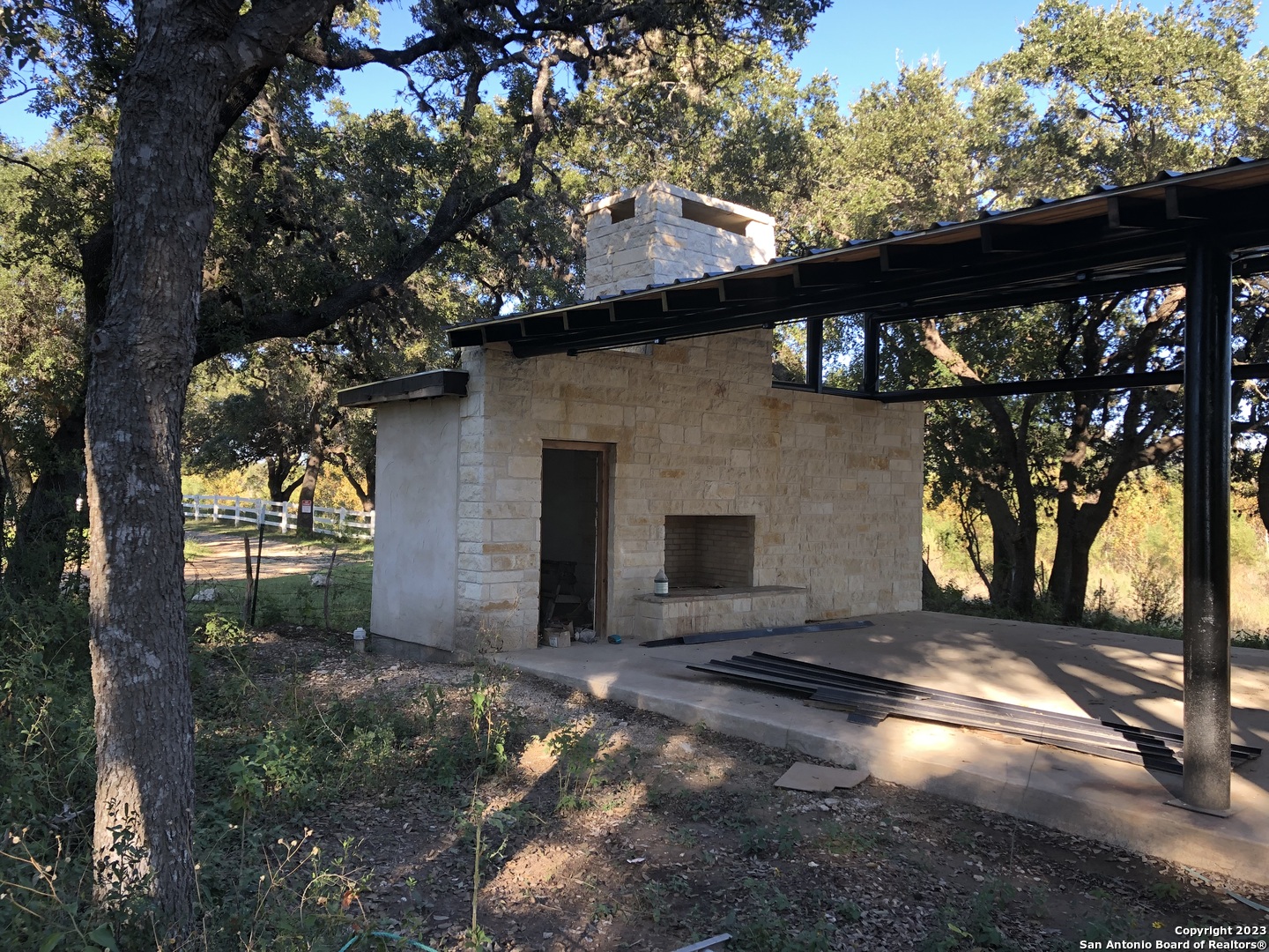 main property photo 16