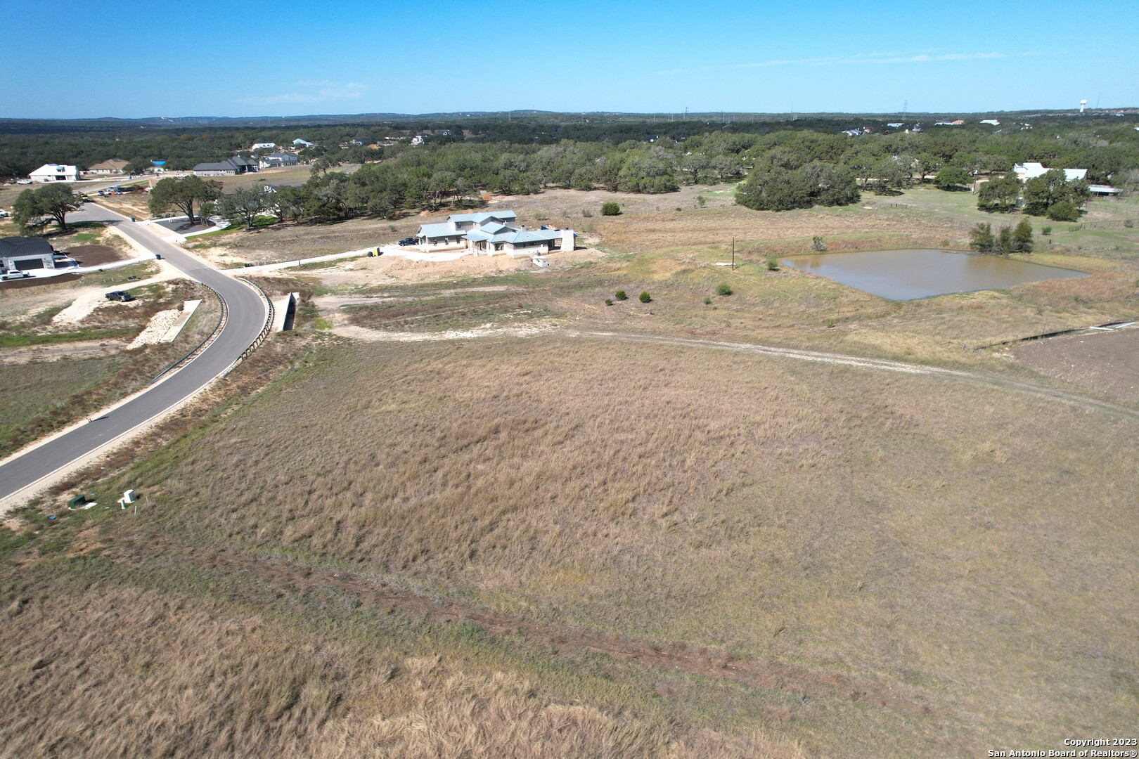 main property photo 4