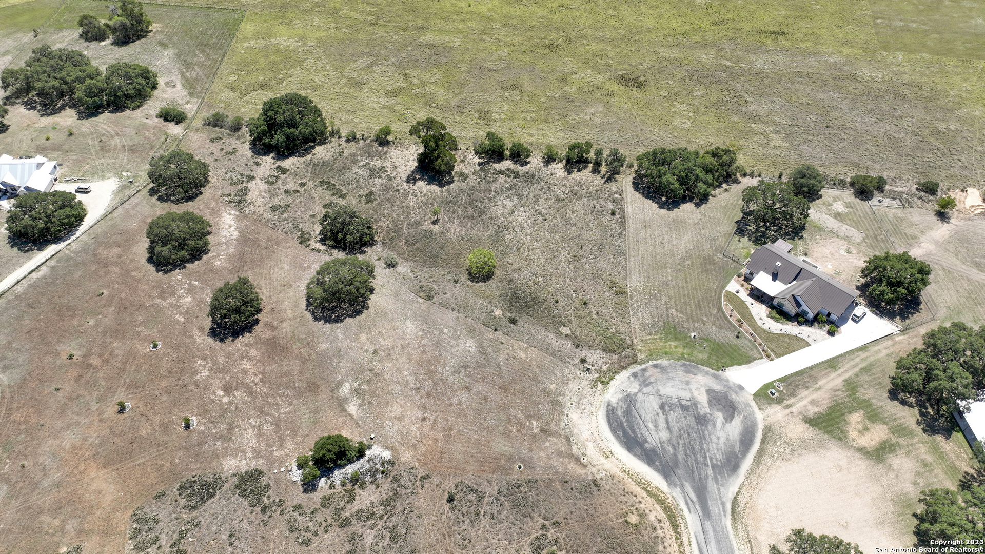 main property photo 18