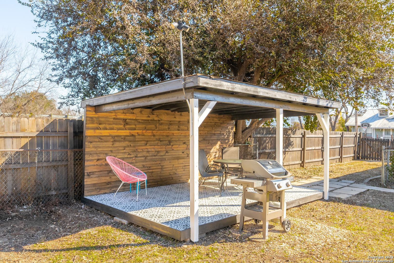 main property photo 40