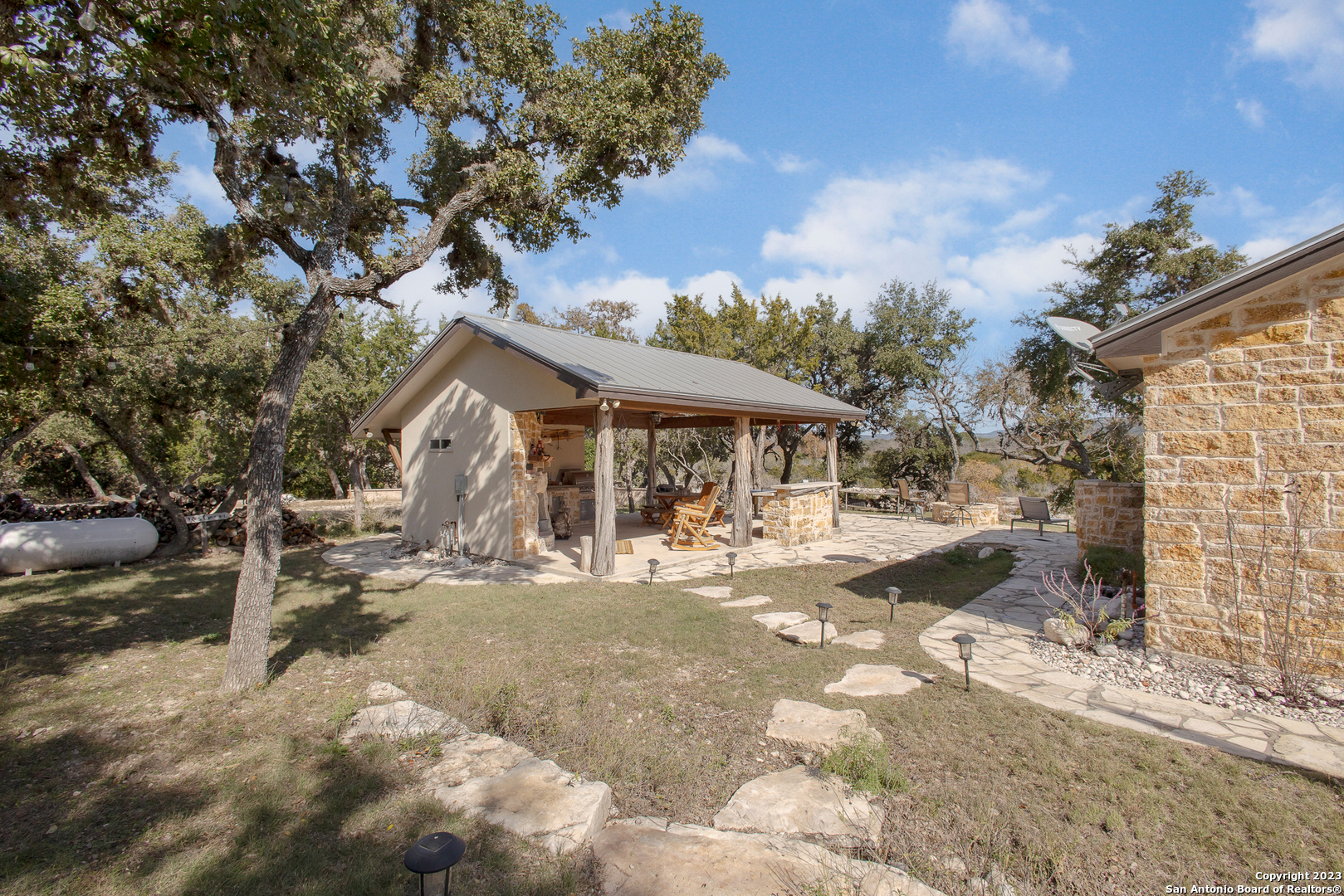 main property photo 12
