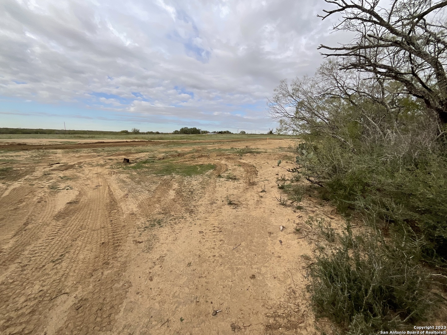 main property photo 16