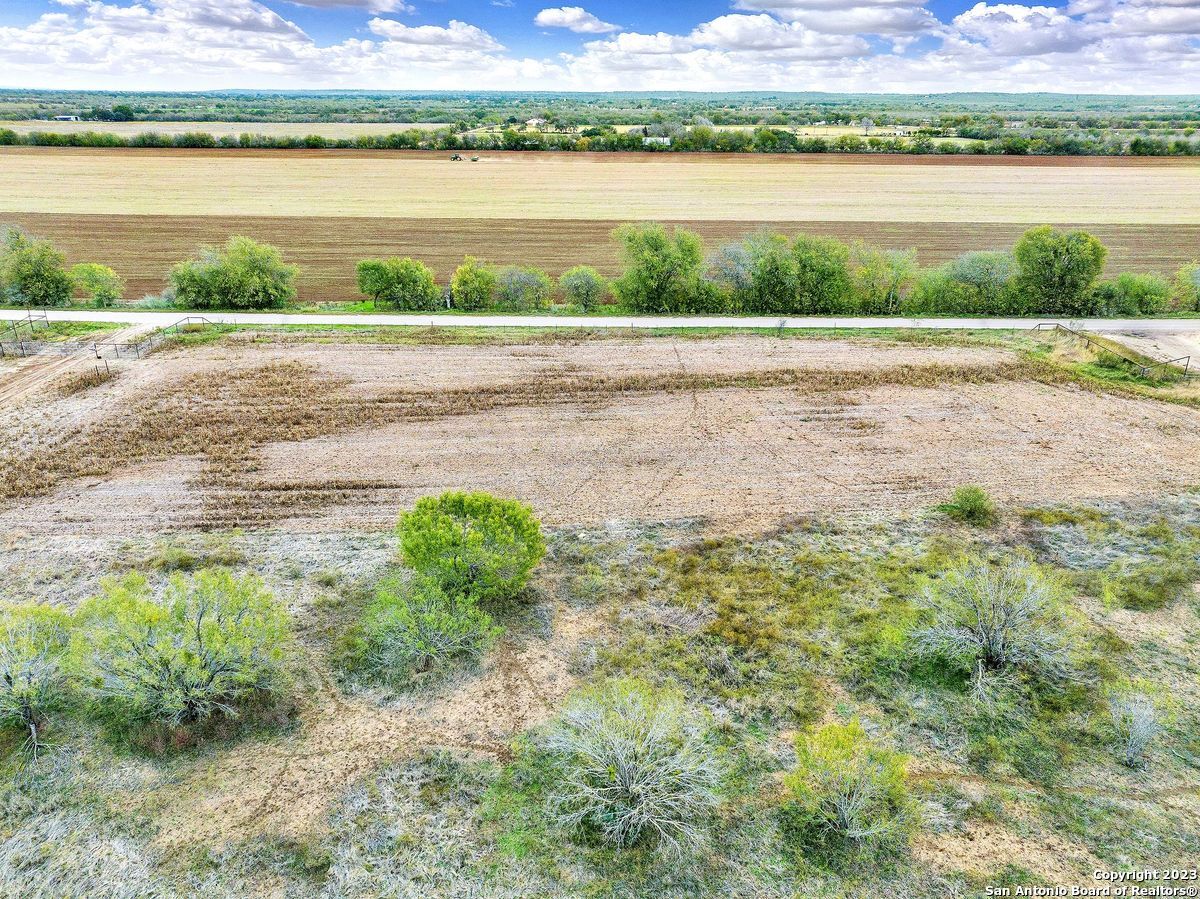main property photo 7